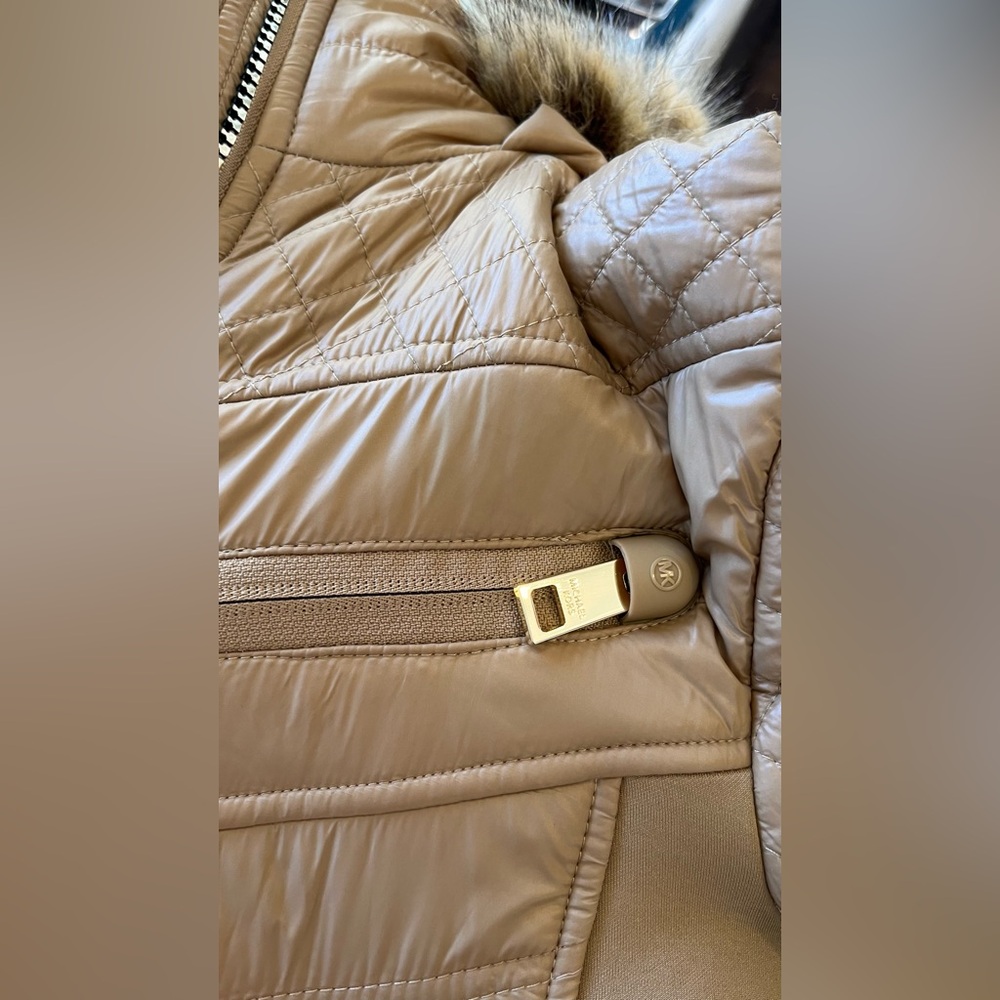 NWOT Michael Kors winter jacket with fur hood - Picture 10 of 10